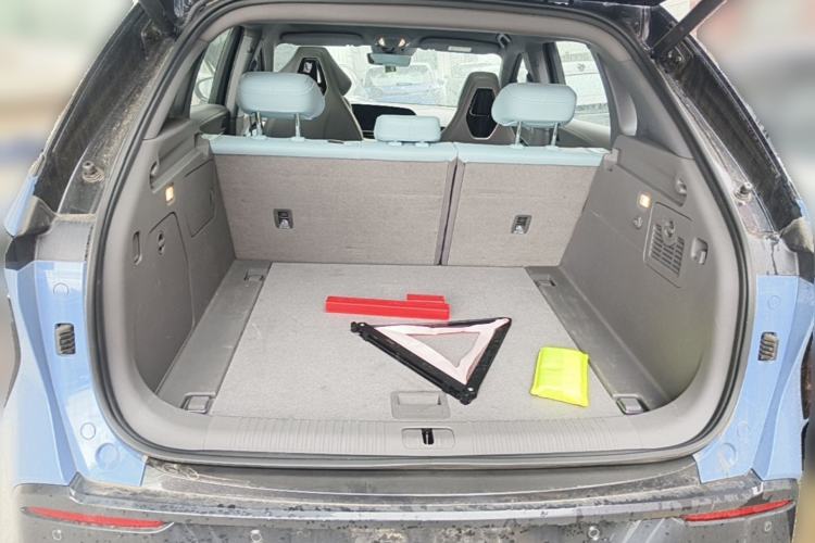 Used Hongqi Tiangong 08  Trunk