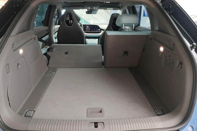 Used Hongqi Tiangong 08 2025 730 Max Rear-Drive Version Trunk