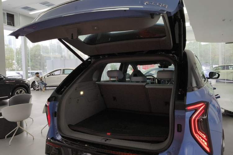 Used Hongqi Tiangong 08 2025 730 Max Rear-Drive Version Trunk