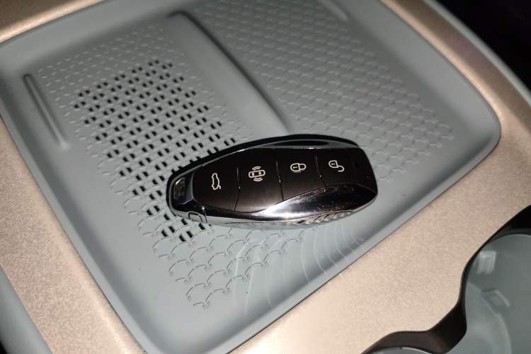 Used Hongqi Tiangong 08 2025 730 Max Rear-Drive Version Vehicle Key