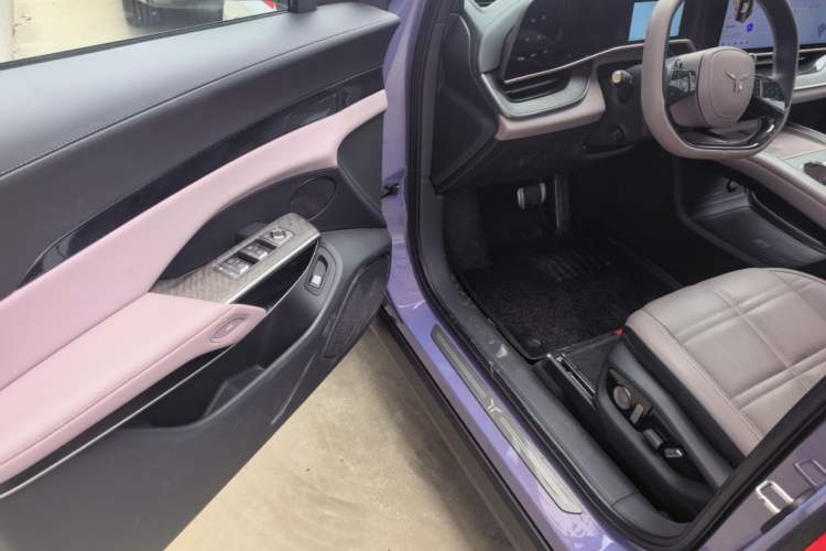 Used Hongqi Tiangong 08 2025 680 Ultra Four-Wheel-Drive Version Driver Seat