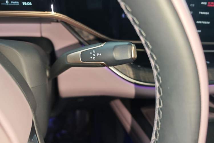 Used Hongqi Tiangong 08 2025 680 Ultra Four-Wheel-Drive Version Gear Lever