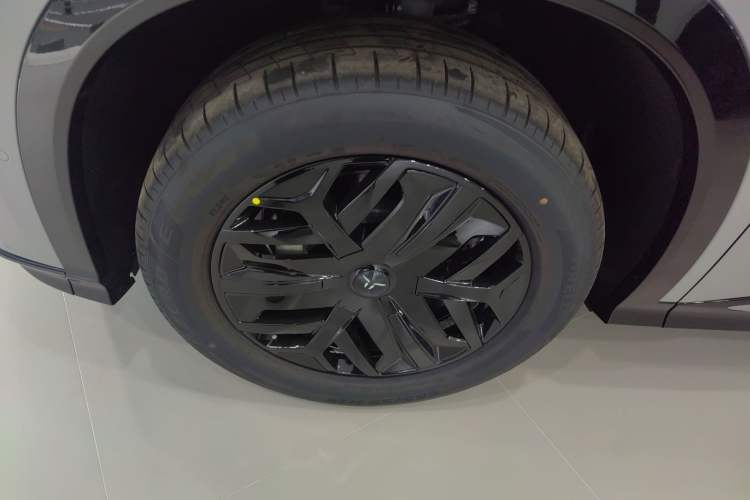 Used Hongqi Tiangong 08 2025 605 Pioneer Edition Left Front Wheel Hub