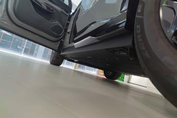 Used Hongqi Tiangong 08 2025 605 Pioneer Edition Left Side Sill