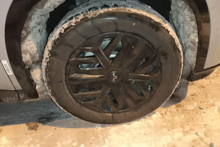 Used Hongqi Tiangong 08 2025 605 Pioneer Edition Right Front Wheel Hub