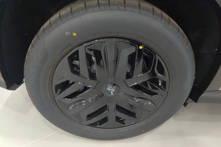 Used Hongqi Tiangong 08 2025 605 Pioneer Edition Right Rear Wheel Hub