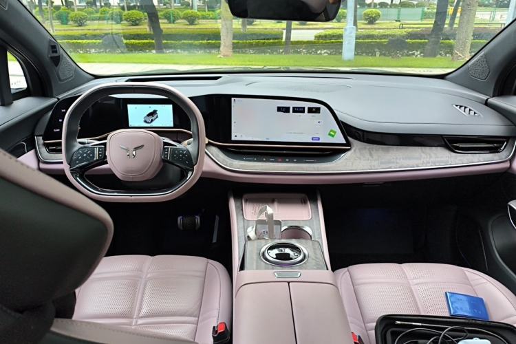 Used Hongqi Tiangong 08 2025 680 All-Wheel Drive Smart Selection Edition Center Console