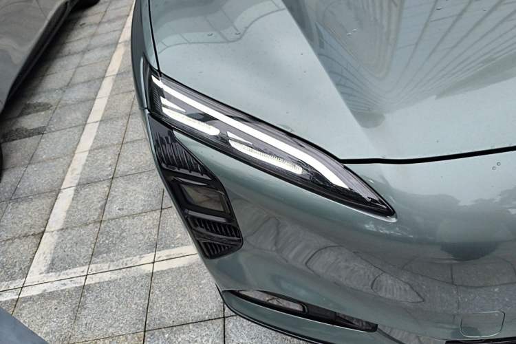Used Hongqi Tiangong 08 2025 680 All-Wheel Drive Smart Selection Edition Right Front Headlight