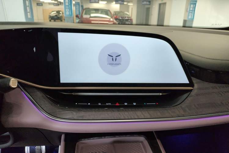 Used Hongqi Tiangong 08 2025 680 Ultra Four-Wheel-Drive Version Audio And AC Panel