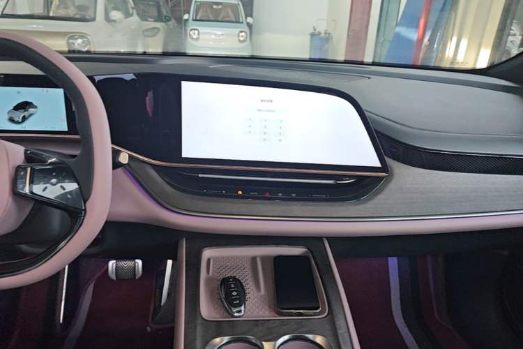 Used Hongqi Tiangong 08 2025 680 Ultra Four-Wheel-Drive Version Audio And AC Panel