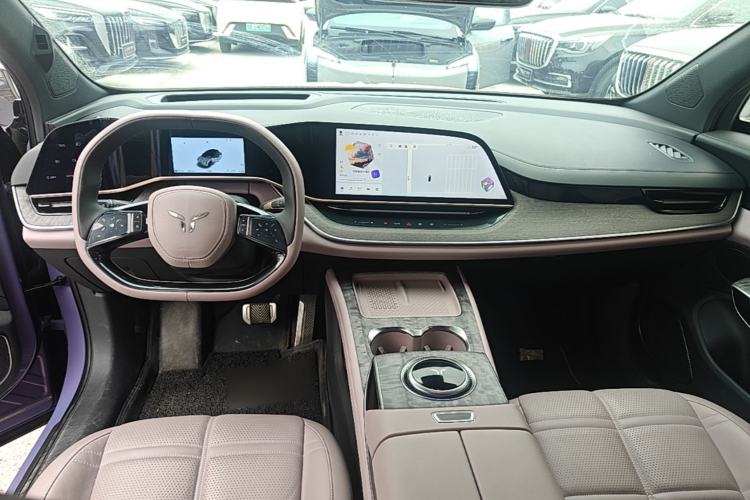 Used Hongqi Tiangong 08 2025 680 Ultra Four-Wheel-Drive Version Center Console