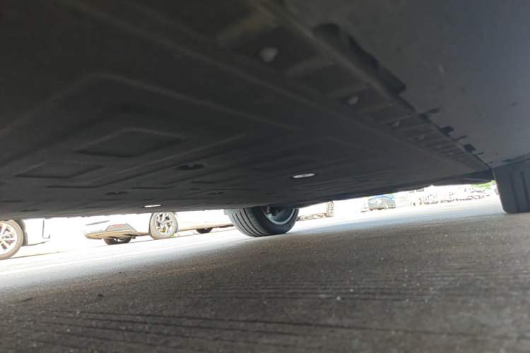 Used Hongqi Tiangong 08 2025 680 Ultra Four-Wheel-Drive Version Chassis Front Left
