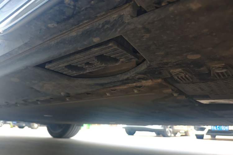 Used Hongqi Tiangong 08 2025 680 Ultra Four-Wheel-Drive Version Chassis Front Right