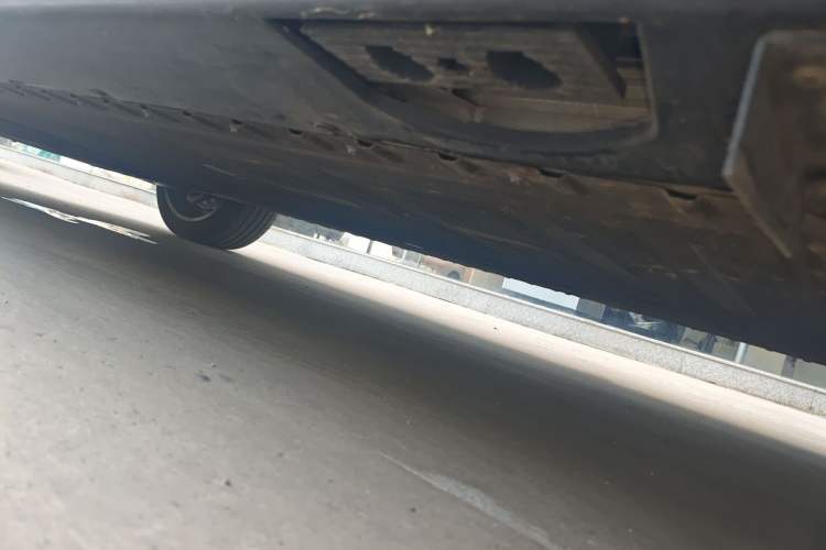 Used Hongqi Tiangong 08 2025 680 Ultra Four-Wheel-Drive Version Chassis Rear Left