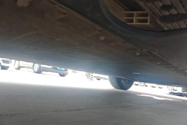 Used Hongqi Tiangong 08 2025 680 Ultra Four-Wheel-Drive Version Chassis Rear Right