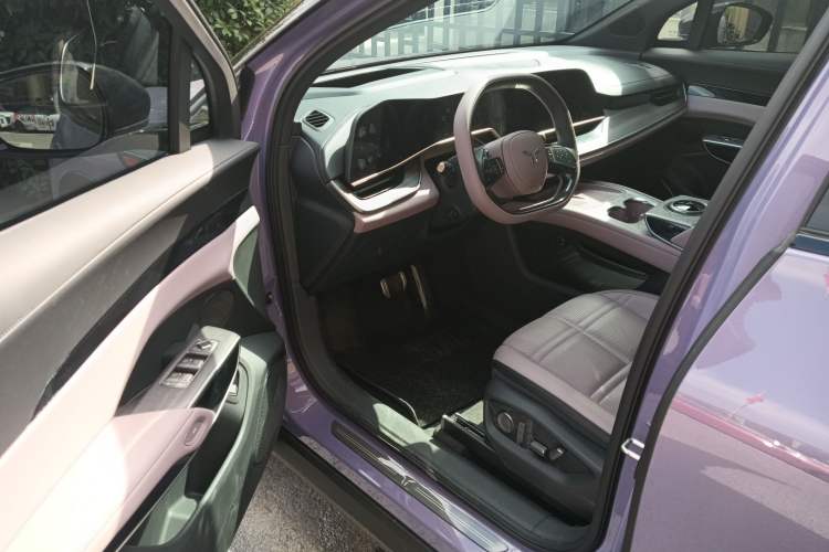 Used Hongqi Tiangong 08 2025 680 Ultra Four-Wheel-Drive Version Driver Seat
