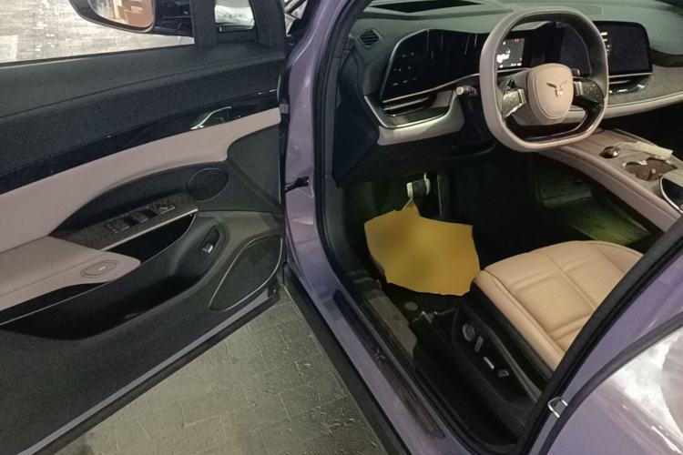 Used Hongqi Tiangong 08 2025 680 Ultra Four-Wheel-Drive Version Driver Seat