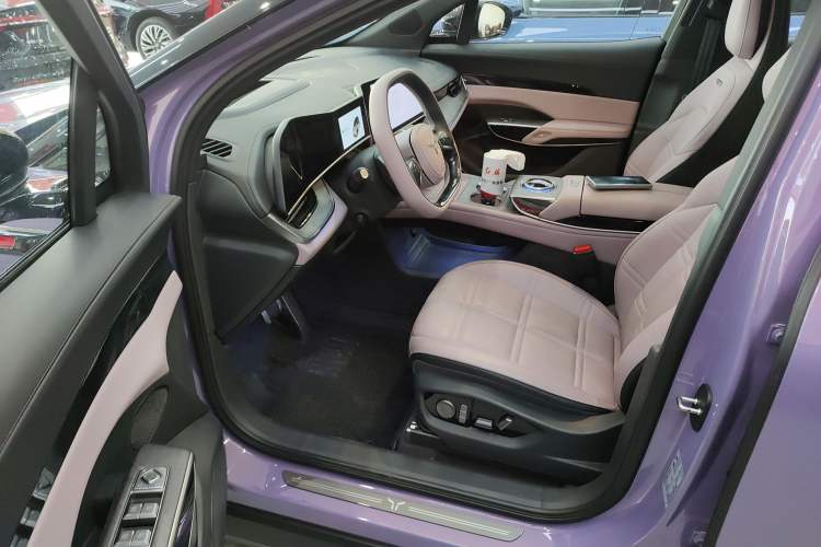 Used Hongqi Tiangong 08 2025 680 Ultra Four-Wheel-Drive Version Driver Seat