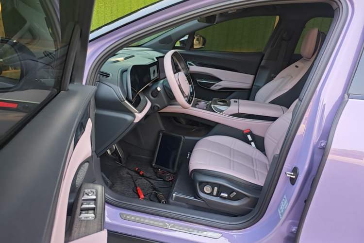 Used Hongqi Tiangong 08 2025 680 Ultra Four-Wheel-Drive Version Driver Seat
