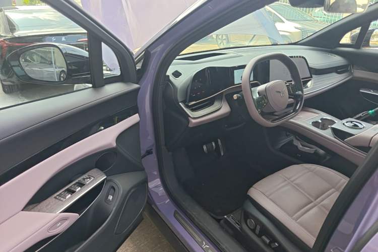 Used Hongqi Tiangong 08 2025 680 Ultra Four-Wheel-Drive Version Driver Seat