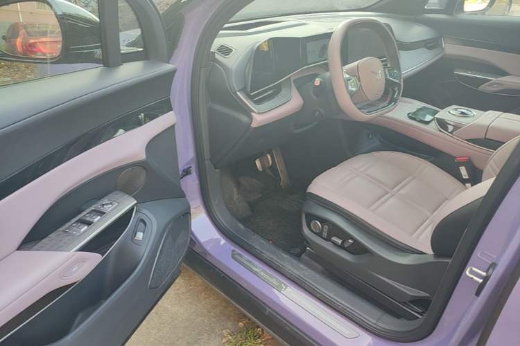 Used Hongqi Tiangong 08 2025 680 Ultra Four-Wheel-Drive Version Driver Seat
