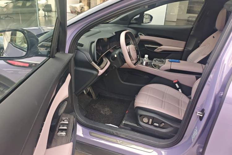 Used Hongqi Tiangong 08 2025 680 Ultra Four-Wheel-Drive Version Driver Seat