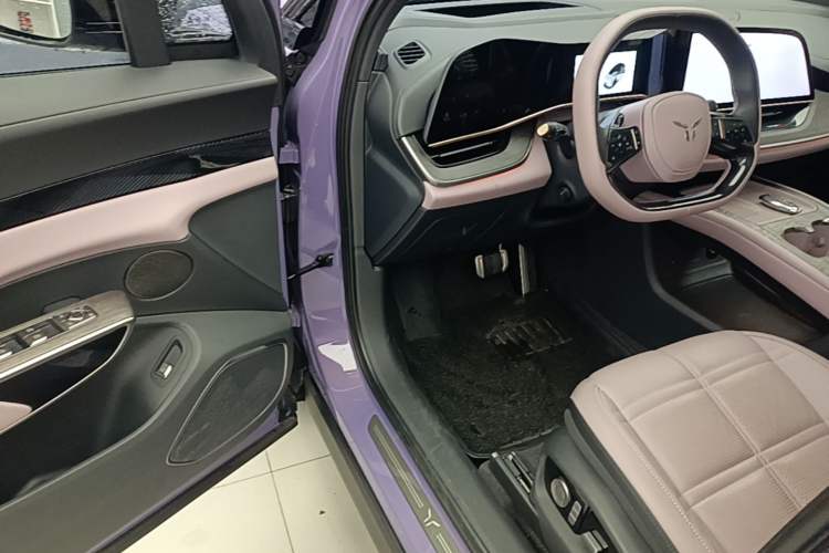Used Hongqi Tiangong 08 2025 680 Ultra Four-Wheel-Drive Version Driver Seat