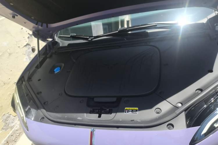 Used Hongqi Tiangong 08 2025 680 Ultra Four-Wheel-Drive Version Engine Bay