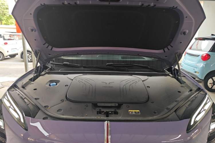 Used Hongqi Tiangong 08 2025 680 Ultra Four-Wheel-Drive Version Engine Bay