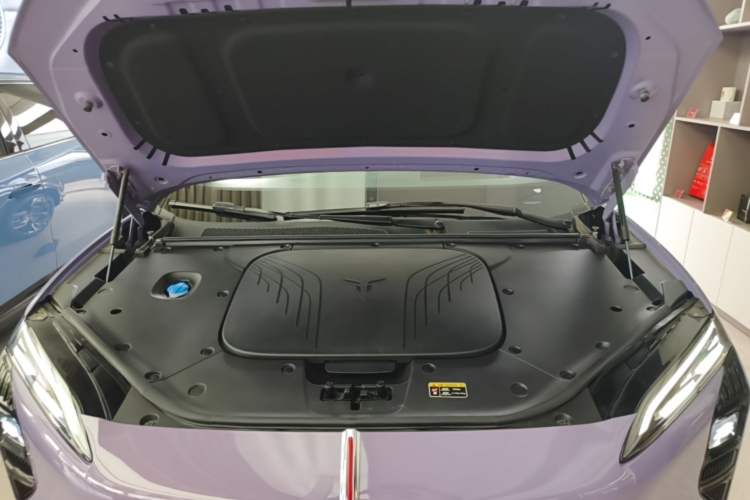 Used Hongqi Tiangong 08 2025 680 Ultra Four-Wheel-Drive Version Engine Bay