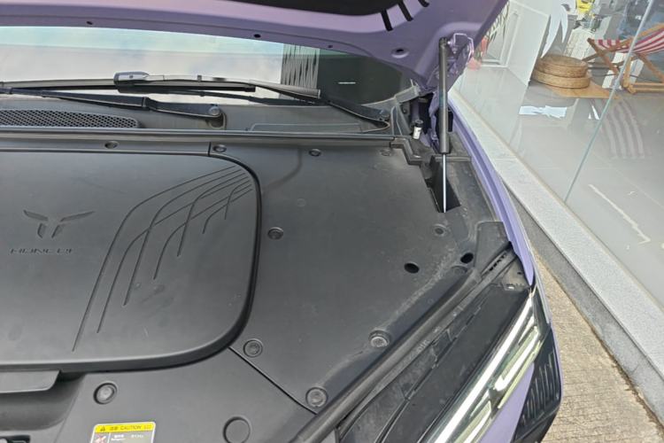 Used Hongqi Tiangong 08 2025 680 Ultra Four-Wheel-Drive Version Engine Bay Left