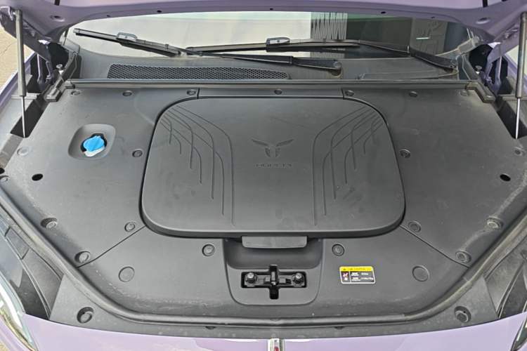 Used Hongqi Tiangong 08 2025 680 Ultra Four-Wheel-Drive Version Engine Bay