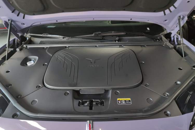 Used Hongqi Tiangong 08 2025 680 Ultra Four-Wheel-Drive Version Engine Bay