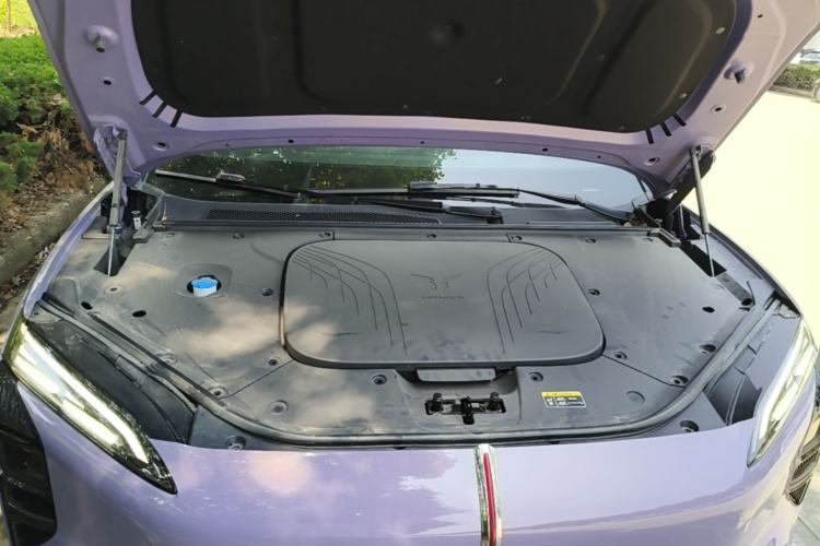 Used Hongqi Tiangong 08 2025 730 Max Rear-Drive Version Engine Bay