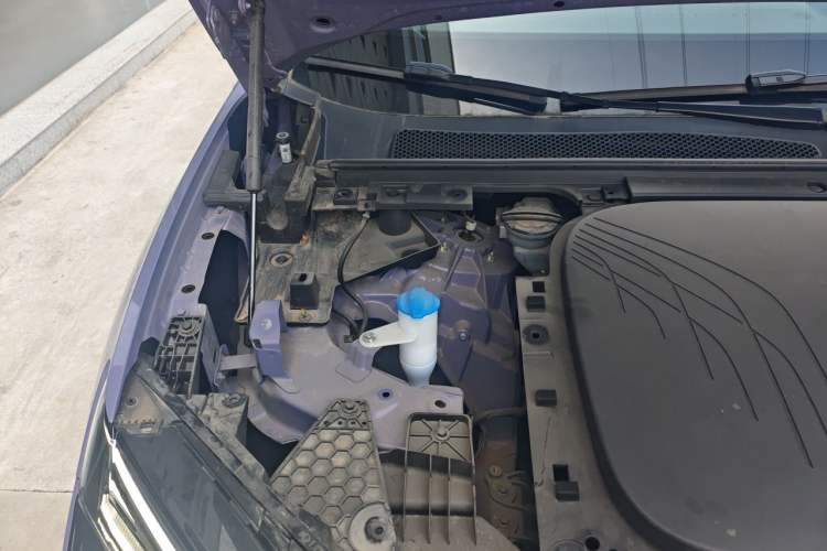Used Hongqi Tiangong 08 2025 680 Ultra Four-Wheel-Drive Version Engine Bay Right