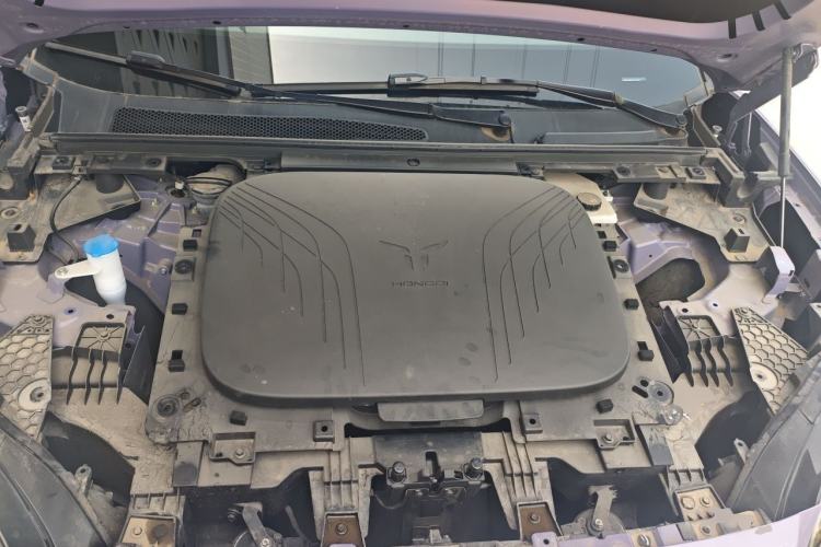 Used Hongqi Tiangong 08 2025 680 Ultra Four-Wheel-Drive Version Engine Bay
