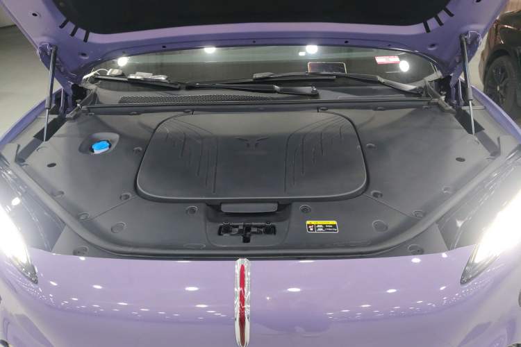 Used Hongqi Tiangong 08 2025 680 Ultra Four-Wheel-Drive Version Engine Bay
