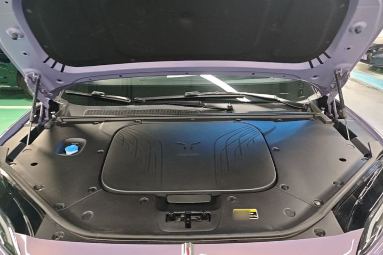Used Hongqi Tiangong 08 2025 680 Ultra Four-Wheel-Drive Version Engine Bay