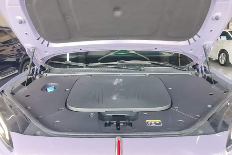 Used Hongqi Tiangong 08 2025 680 Ultra Four-Wheel-Drive Version Engine Bay