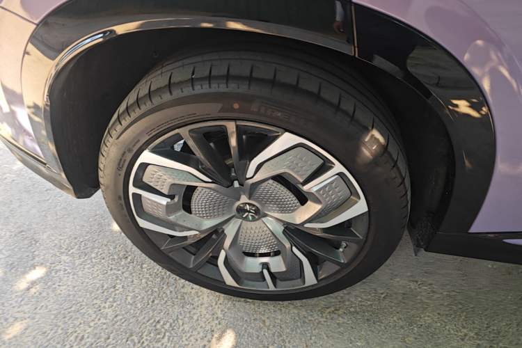 Used Hongqi Tiangong 08 2025 680 Ultra Four-Wheel-Drive Version Exterior 3