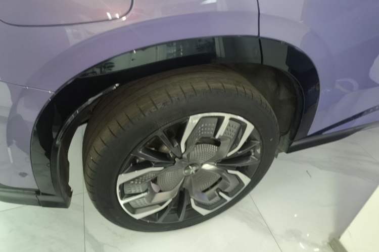 Used Hongqi Tiangong 08 2025 680 Ultra Four-Wheel-Drive Version Exterior 5