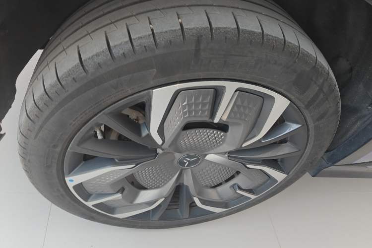 Used Hongqi Tiangong 08 2025 680 All-Wheel Drive Smart Selection Edition Exterior 8