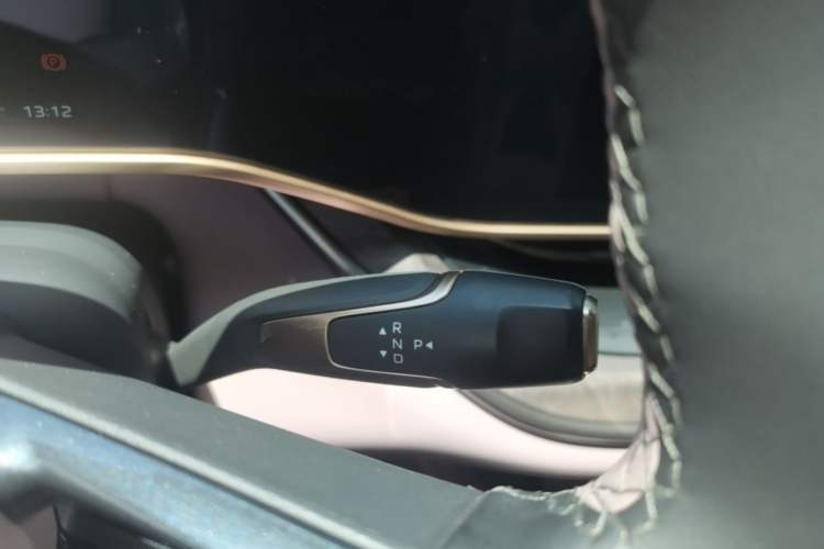Used Hongqi Tiangong 08 2025 680 Ultra Four-Wheel-Drive Version Gear Lever