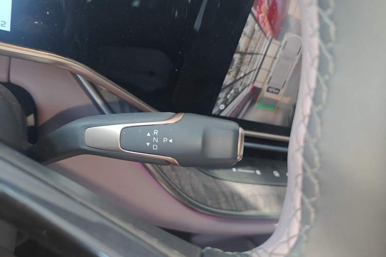 Used Hongqi Tiangong 08 2025 680 All-Wheel Drive Smart Selection Edition Gear Lever