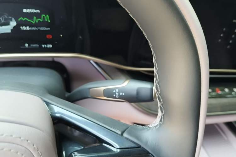Used Hongqi Tiangong 08 2025 730 Max Rear-Drive Version Gear Lever