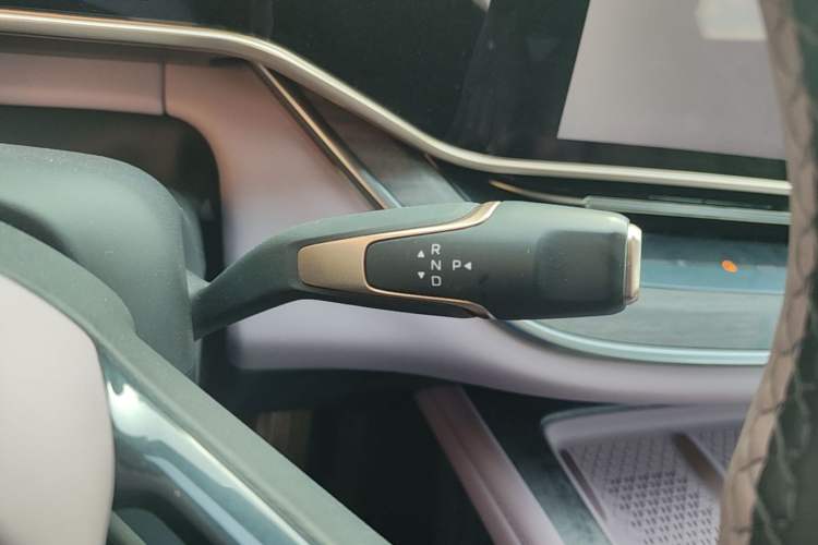 Used Hongqi Tiangong 08 2025 680 Ultra Four-Wheel-Drive Version Gear Lever