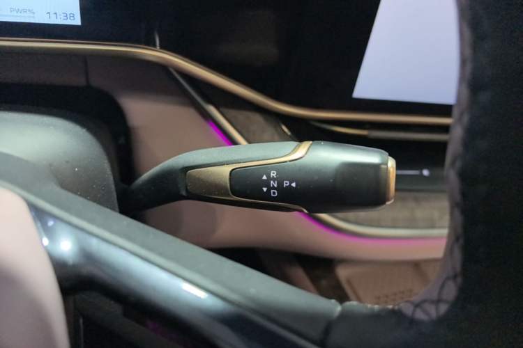 Used Hongqi Tiangong 08 2025 680 Ultra Four-Wheel-Drive Version Gear Lever