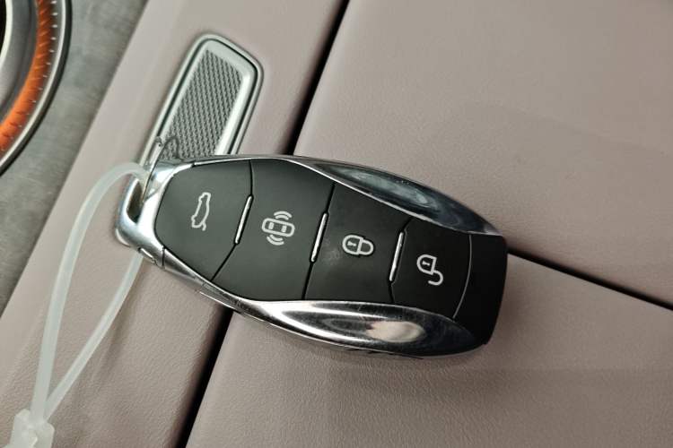 Used Hongqi Tiangong 08 2025 680 Ultra Four-Wheel-Drive Version Interior 1