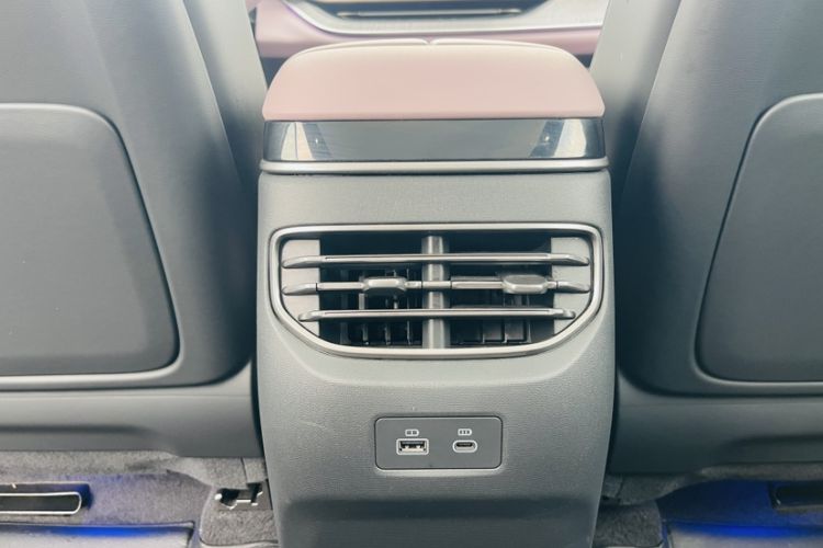 Used Hongqi Tiangong 08 2025 680 Ultra Four-Wheel-Drive Version Interior 2