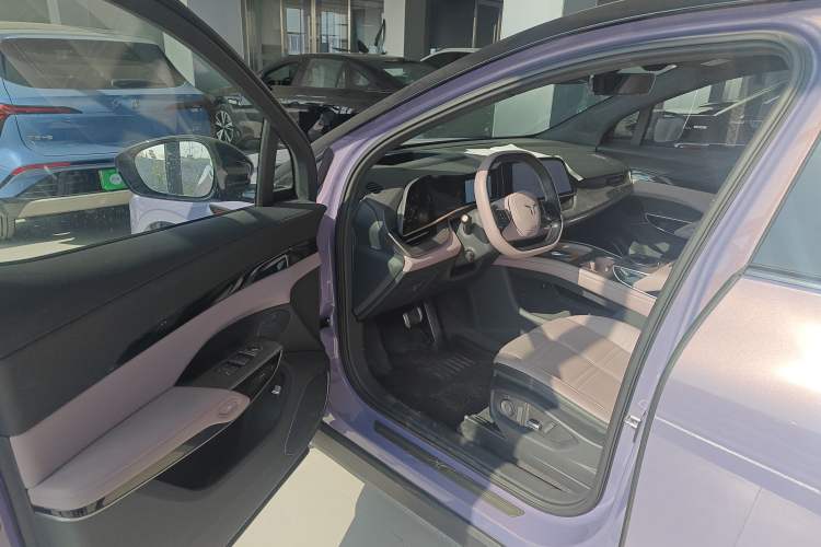 Used Hongqi Tiangong 08 2025 680 All-Wheel Drive Smart Selection Edition Interior 3